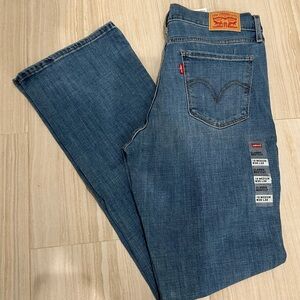 New Levi's Women’s Classic Boot Cut Jeans- size 30/32 (size 10)